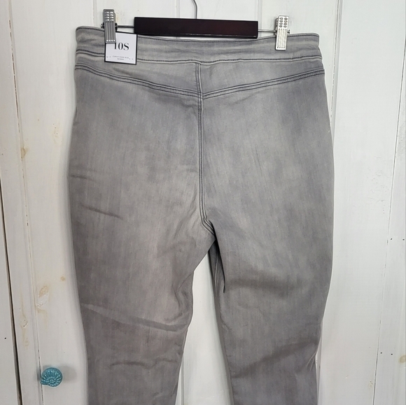 High-Rise Sailor Button Curvy Skinny Jeans Size 10S - Picture 5 of 15